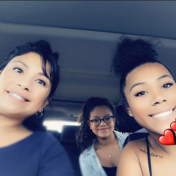 Meet your Posher, Moxies - Picture 4 of 11